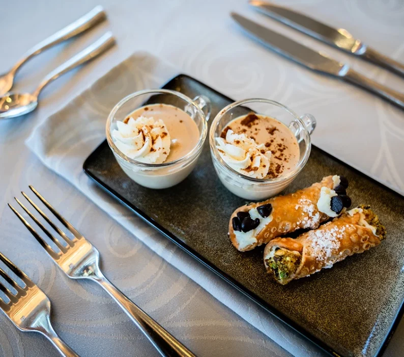 driftwoodhospitality-homepage-dining-newimage-03-67ab7a9c6cc68 (1)